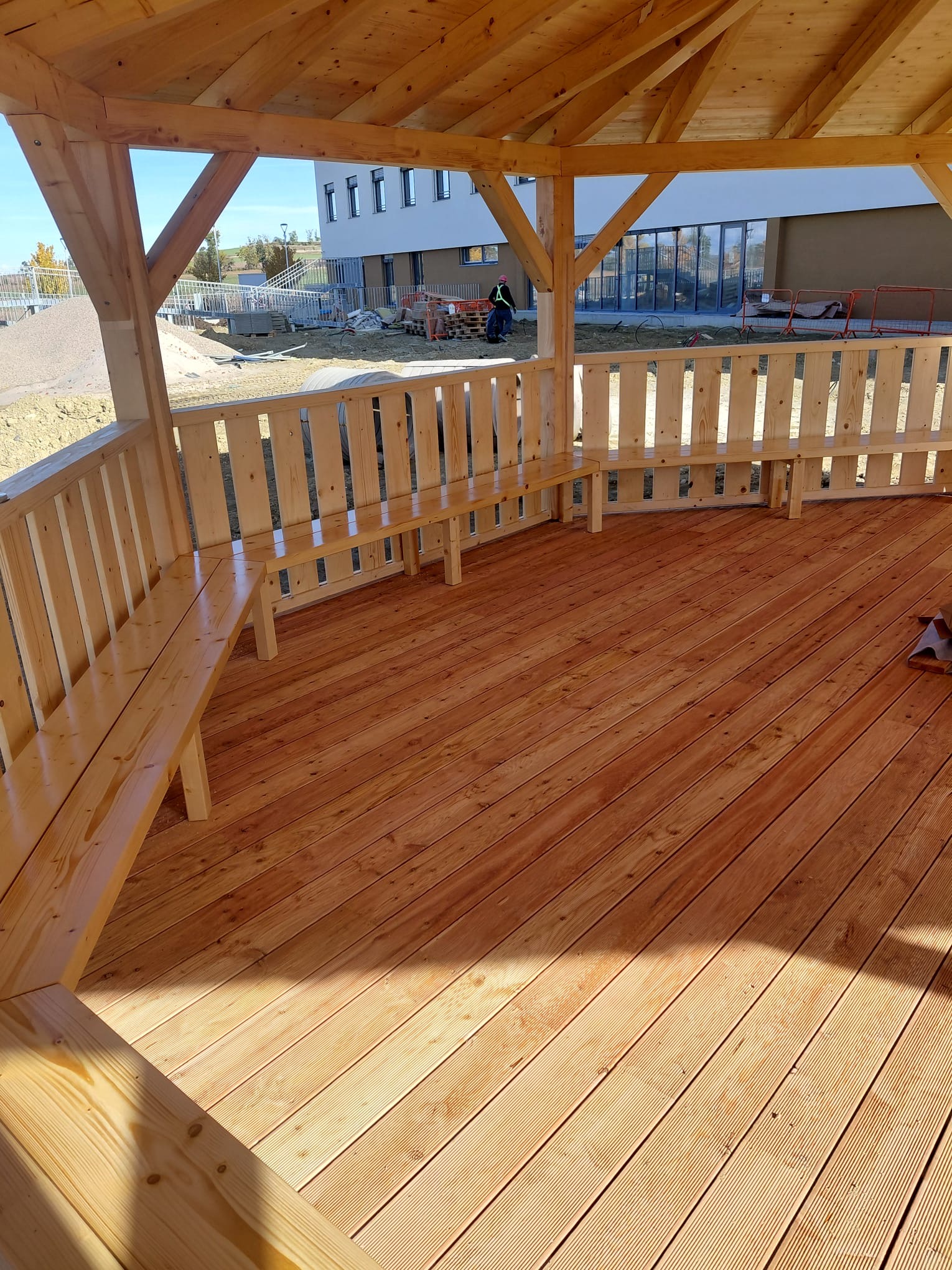 Terasy z modřínu, obklady